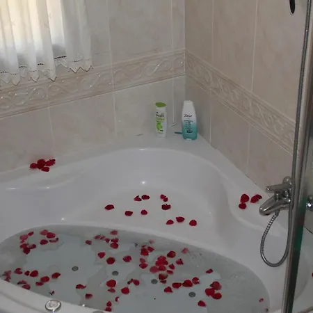 Serra Mar Bed and breakfast 4*