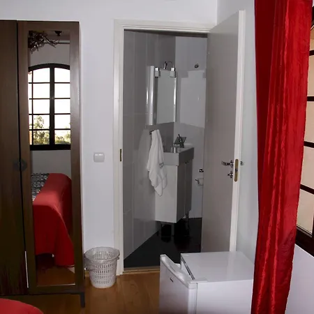 Serra Mar Bed and breakfast 4*